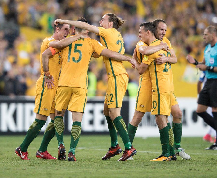 蓝军均以较 蓝军均以较