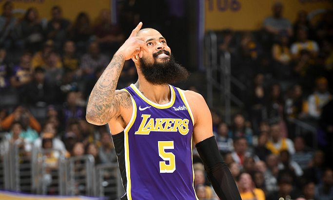 让莱万愿意 让莱万愿意